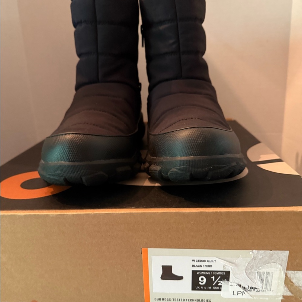 Bogs Black Cedar Quilt Winter Weather Boots Women’s 9.5 NEW